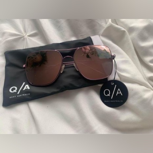 🌼2 for $100🌼 NWT Quay Sunglasses - Picture 1 of 2